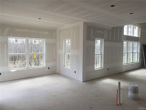 2nd image of 13 Creamery Cir