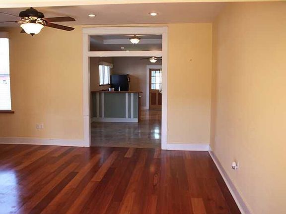 2nd image of 5153 Spain St