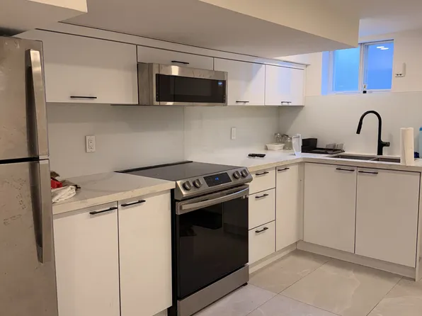 13 Brookfield St #Basement, Toronto, ON M6J 3A8