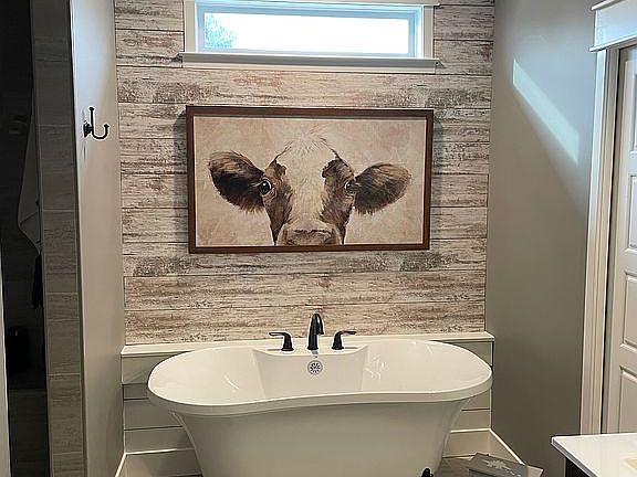 3rd image of 1819 Crimson Oak Dr