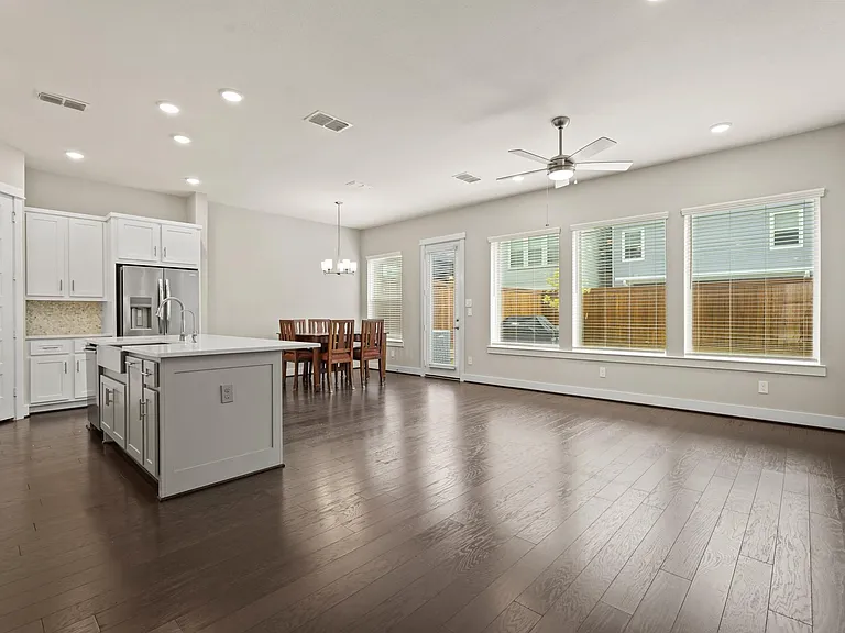 10972 Hewitt Cliff Ln — Photo 3