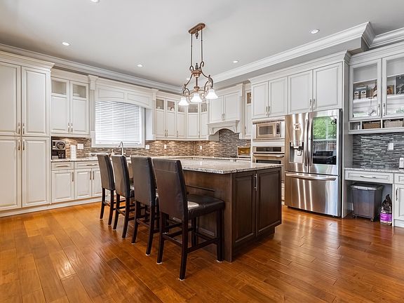 2nd image of 3383 Gislason Ave