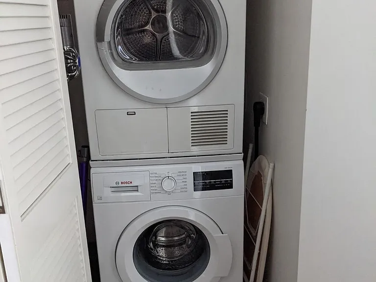 In-unit washer/dryer