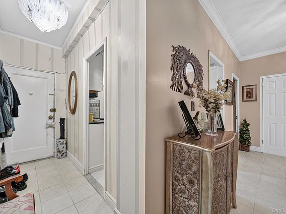 5th image of 280 Collins Avenue #1A