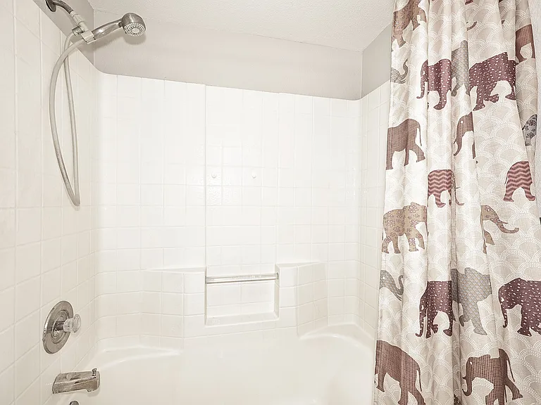 8935 W Windsor Ave — Photo 28