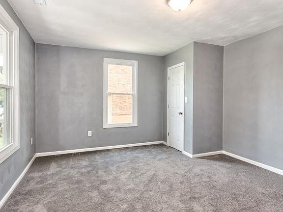 4th image of 2427 Delaware Ave NW