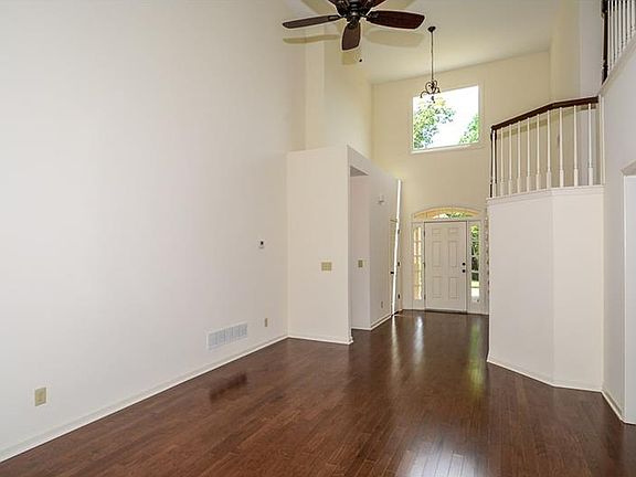 4th image of 2005 Fairbrook Ln