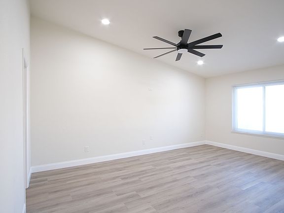 5th image of 2875 Atlanta Dr