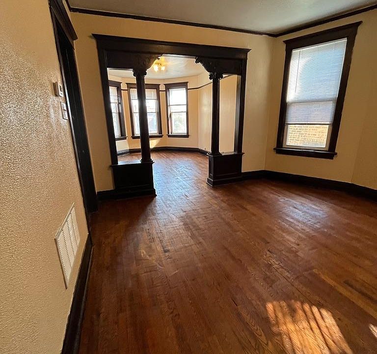 1st image of 2126 N Avers Ave #2