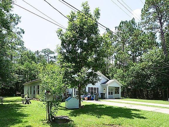 3rd image of 7327 Bayside Dr #A & B