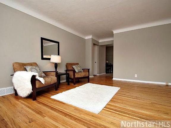 2nd image of 106 21st Ave S