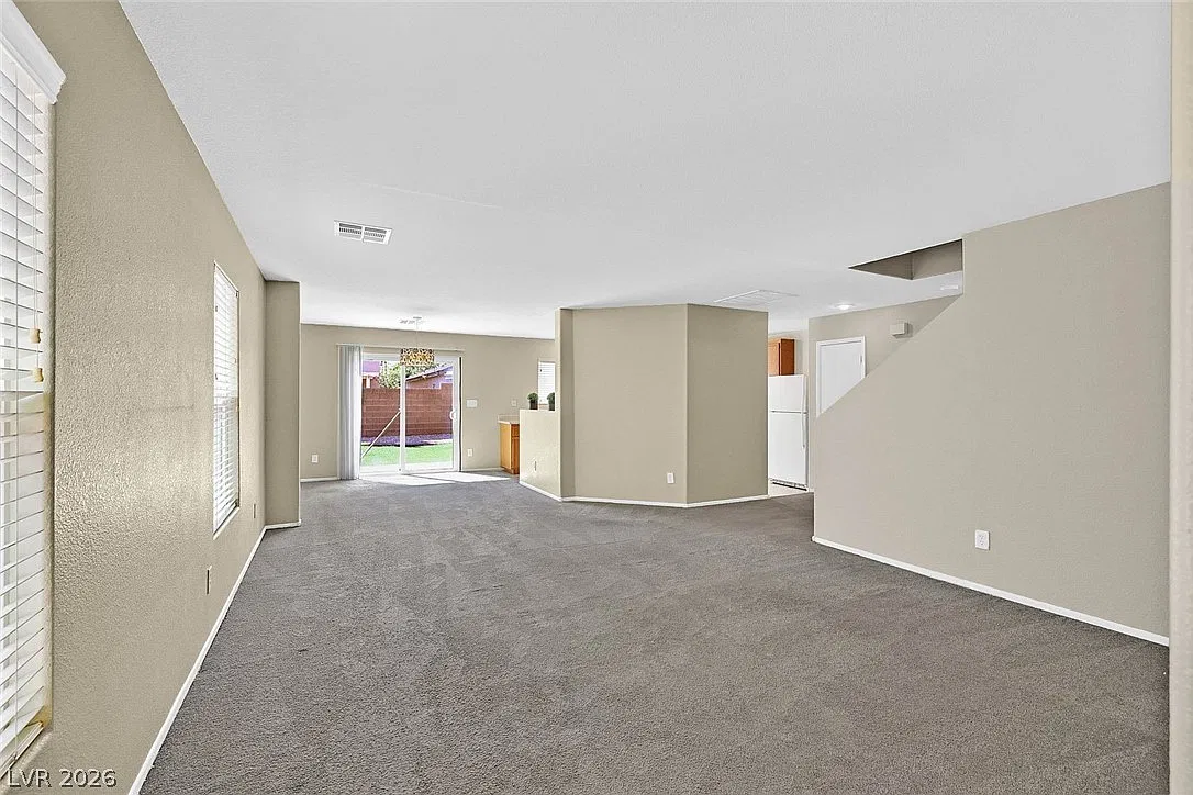 3 bed, 2.5 bath, 1674 sqft, $1,995 — Photo 4