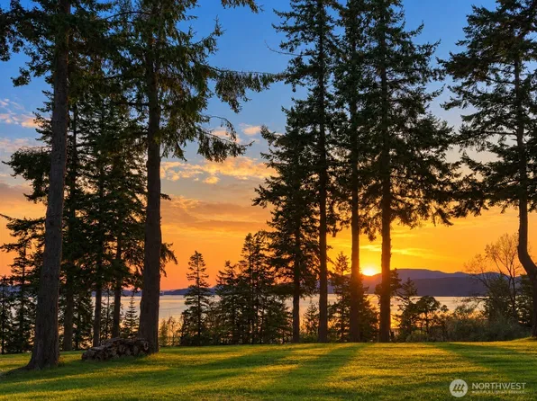 12481 Persons Road, Bow, WA 98232