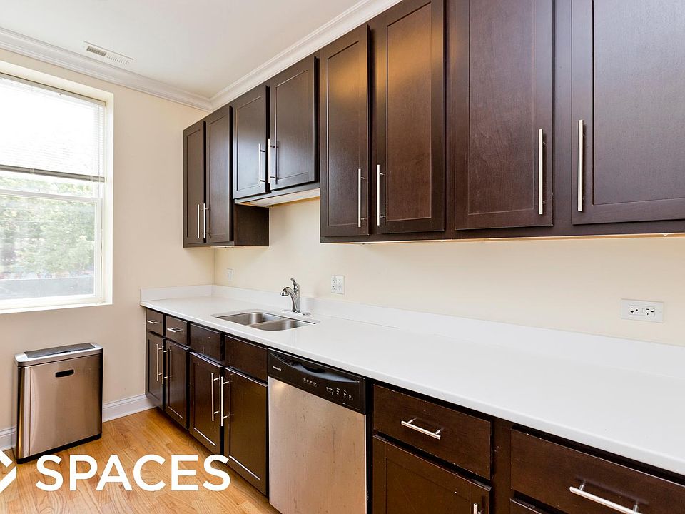 1st image of 1418 W Lunt Ave APT 2S