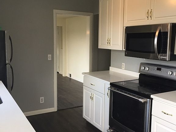5th image of 5005 Nicklas Pl NE