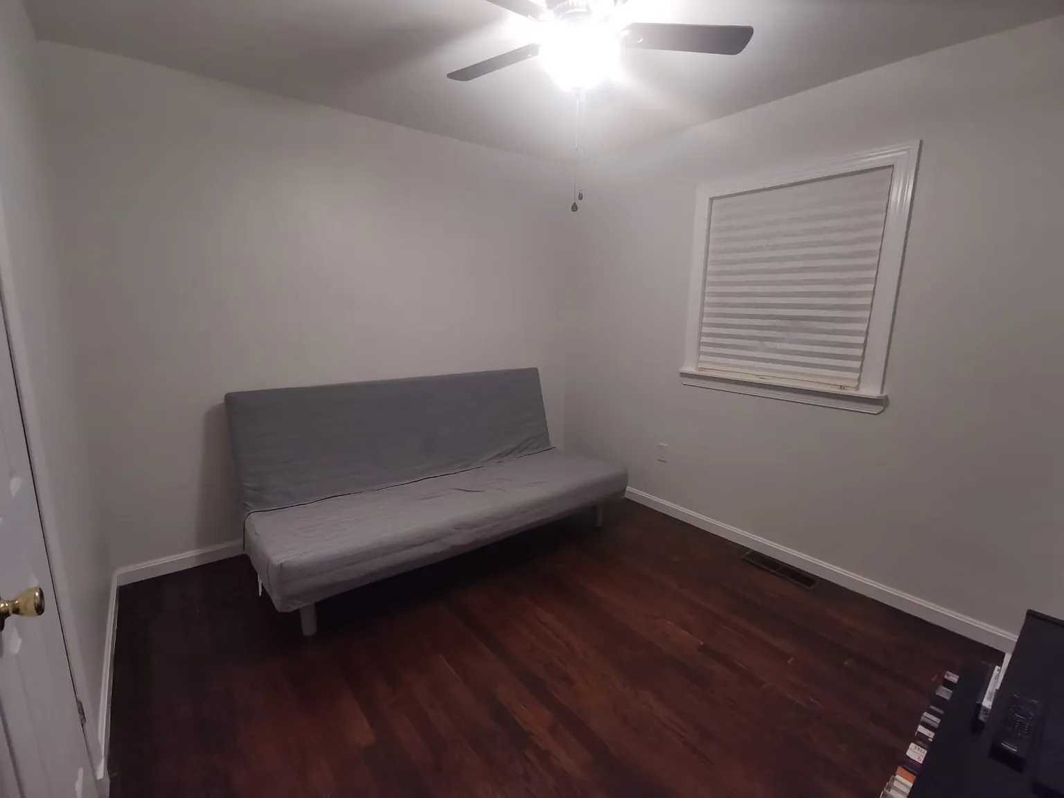 3 bed, 999 sqft, $1,400 — Photo 2