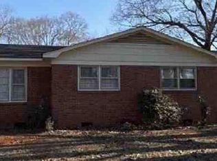 2056 Pineview Dr, Spartanburg, SC 29307