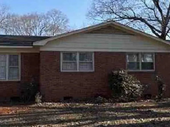 2056 Pineview Dr, Spartanburg, SC 29307