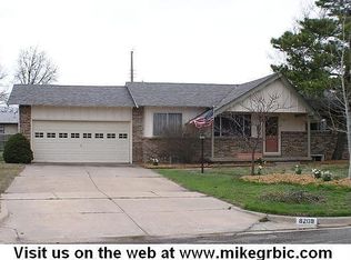 8209 E Castle Dr, Wichita, KS 67207