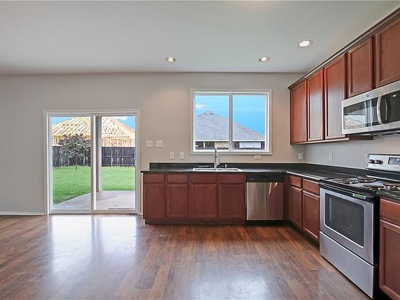 3rd image of 5344 Thornbush Dr