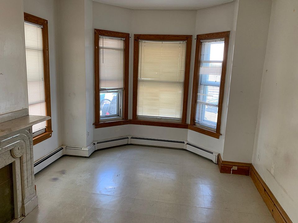 2nd image of 275 Lexington St #1B