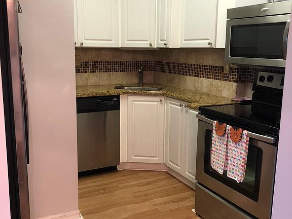 5th image of 3500 Coral Way APT 906