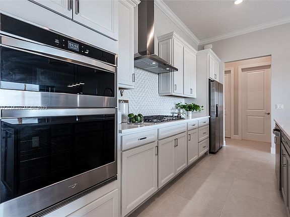 5th image of 627A SE Boboli Way