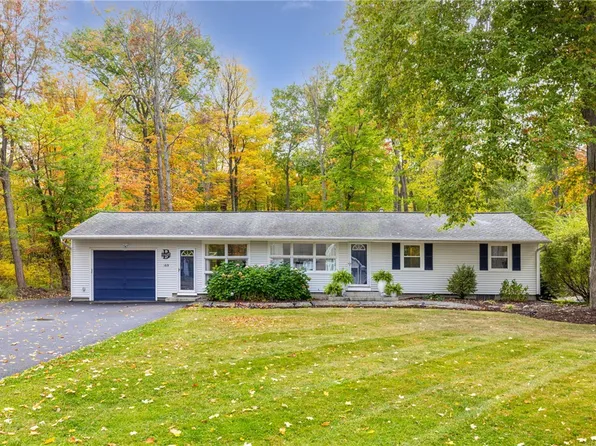 169 Straub Rd, Rochester, NY 14626