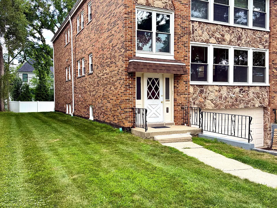 167 E Van Buren St #1