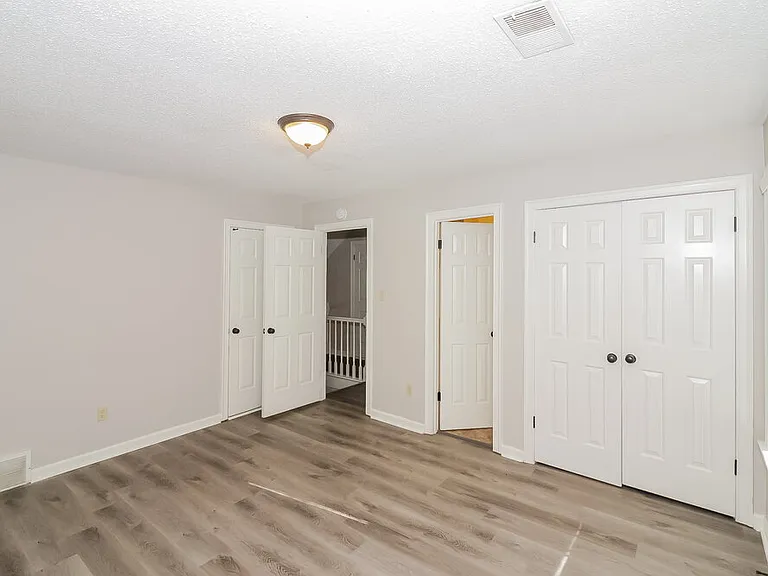 476 Griffon Dr — Photo 15