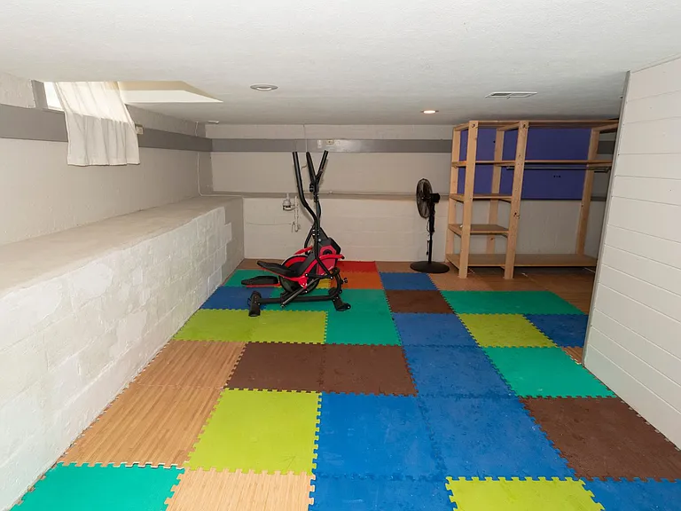 1106 Woodward Ave — Photo 30