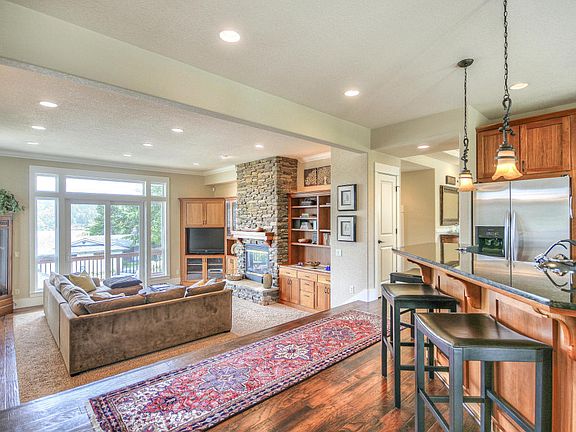 5th image of 3301 NE Yacht Ave