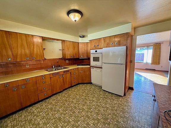 3rd image of 6704 N Wall St #6704