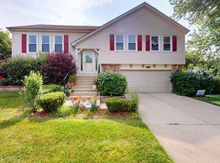 1005 N Dovington Dr, Hoffman Estates, IL 60169