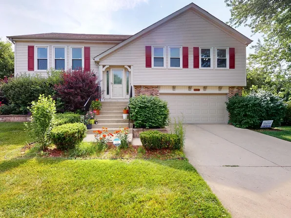 1005 N Dovington Dr, Hoffman Estates, IL 60169