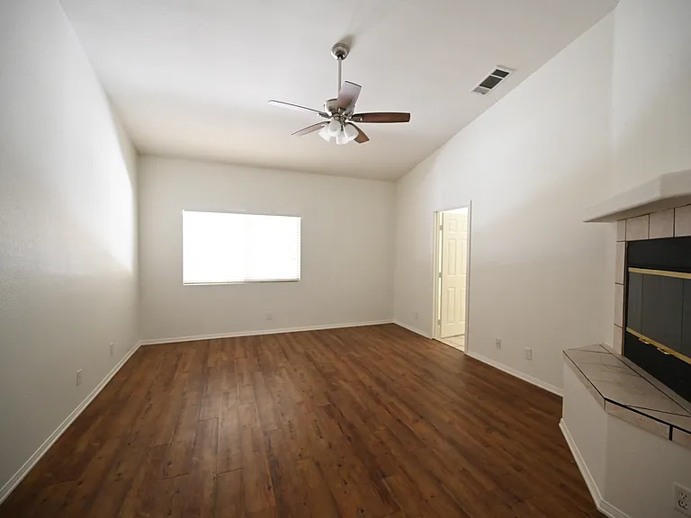 4208 Grandview Dr — Photo 23
