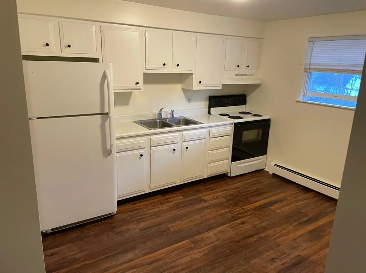 Building Photo - 327 Giffin Ave #6