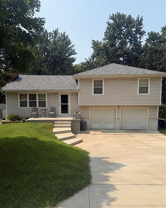1st image of 8024 NW Cadwallader Rd
