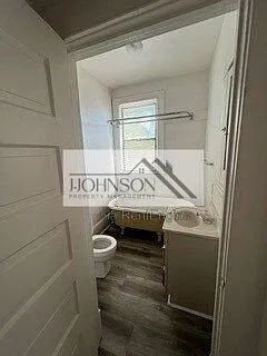 830 N Van Buren St #D — Photo 4