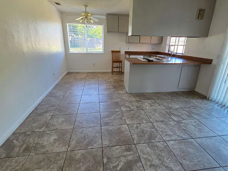 10020 Biscanewoods Way — Photo 3