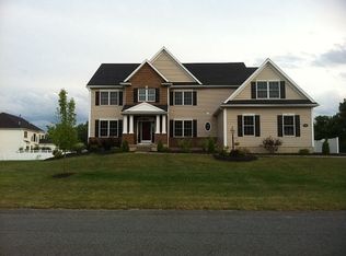 27 Howansky Dr, Watervliet, NY 12189