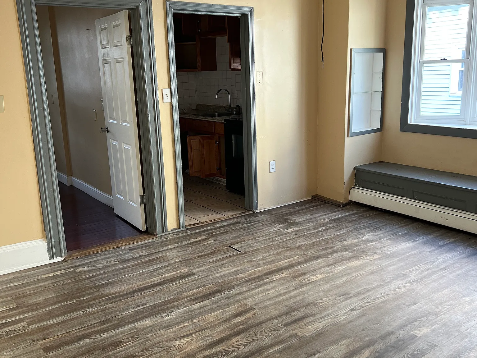 3 bed, $2,100 — Photo 4