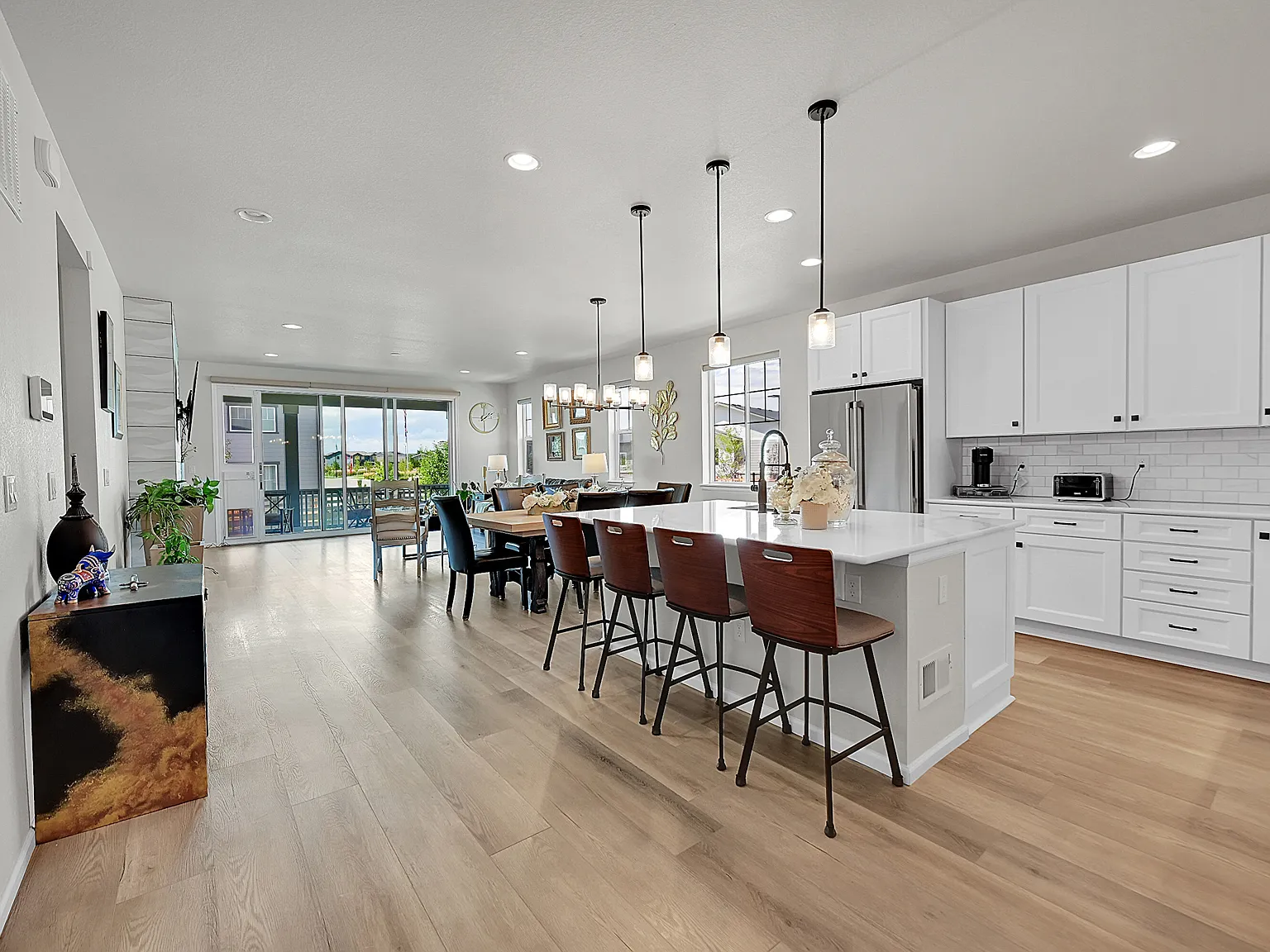 3891 Eaton Park St — Photo 4
