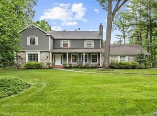 15 Eisenhower Dr, Cresskill, NJ 07626