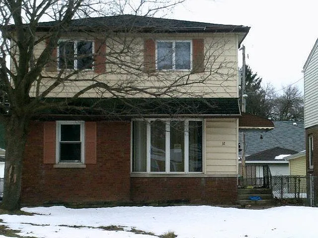 32 167th St photo 1