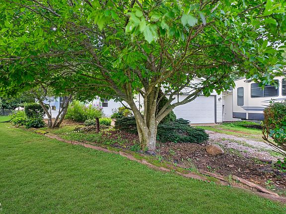 2nd image of 2885 W Pear Tree Ln