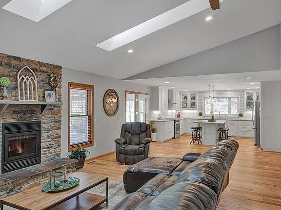 2nd image of 7011 Arbor Haven Ln