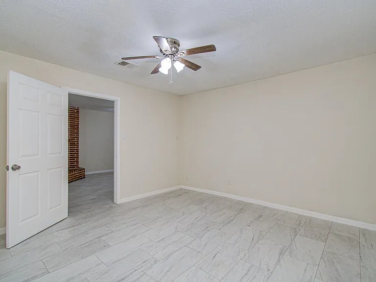 8820 Bissonnet St — Photo 27