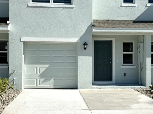 356 Blue Moon Dr, Titusville, FL