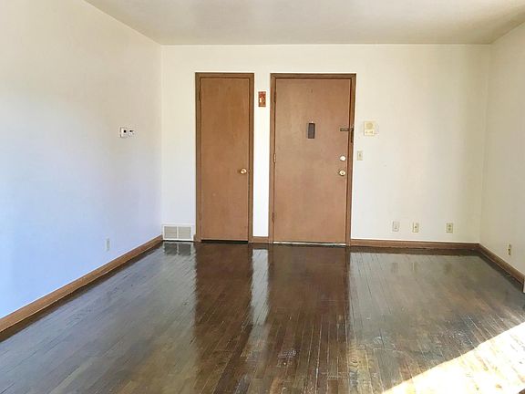 2nd image of 5003 Woolworth Ave APT 12